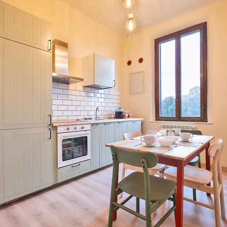 My Honeyed Corner Apartment Сиена Екстериор снимка
